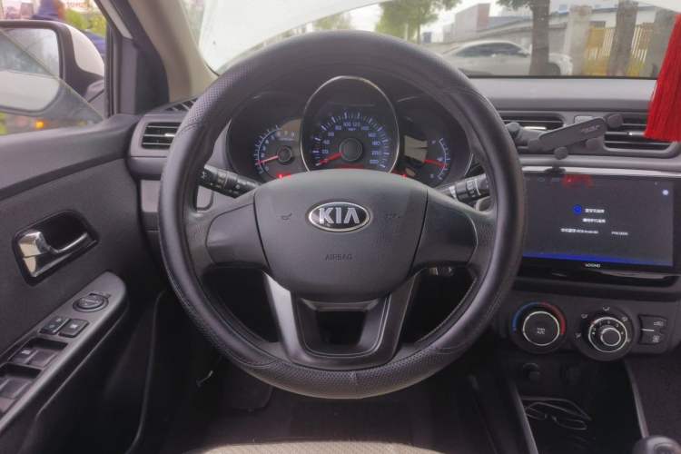 Used Kia K2 2012 Sedan 1.4L MT GLS Commemorative Edition Steering Wheel