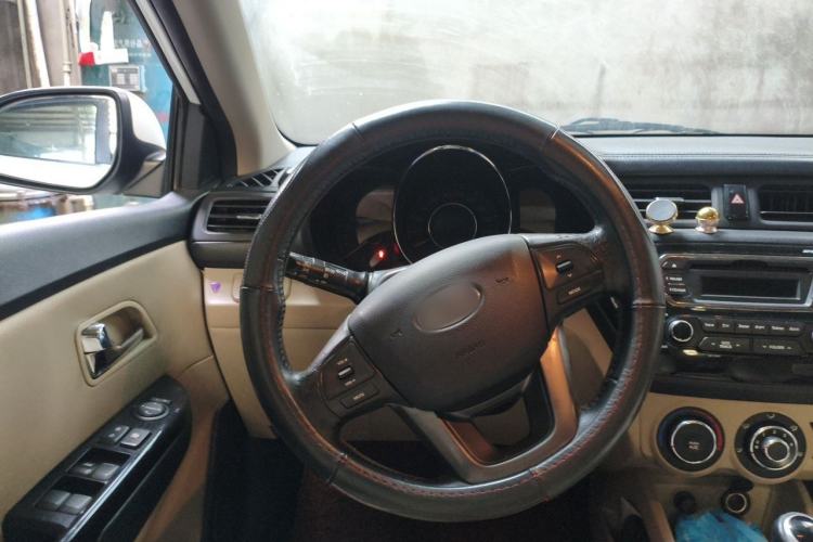 Used Kia K2 2012 Sedan 1.6L Automatic Transmission Premium Commemorative Edition Steering Wheel