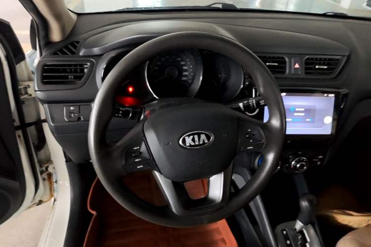 Used Kia K2 2012 Sedan 1.4L Automatic GLS Commemorative Edition Steering Wheel