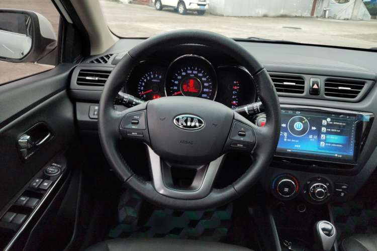 Used Kia K2 2012 Sedan 1.6L Automatic Transmission Premium Commemorative Edition Steering Wheel