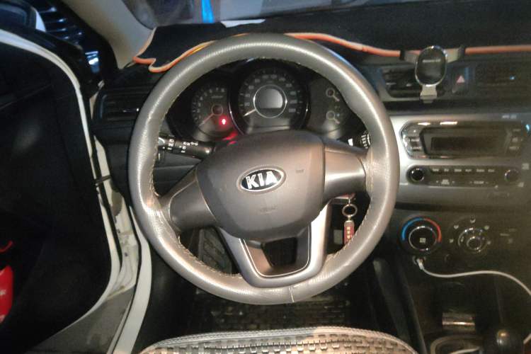 Used Kia K2 2012 Sedan 1.4L MT TOP Commemorative Edition Steering Wheel