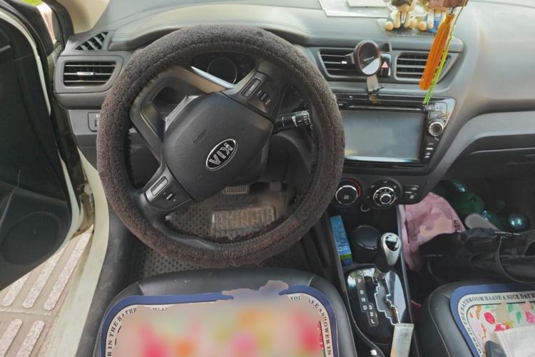 Used Kia K2 2012 Sedan 1.6L Automatic Transmission Premium Commemorative Edition Steering Wheel