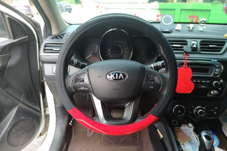 Used Kia K2 2012 Sedan 1.6L Automatic Transmission Premium Commemorative Edition Steering Wheel