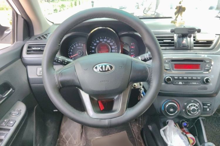 Used Kia K2 2012 Sedan 1.4L MT TOP Commemorative Edition Steering Wheel