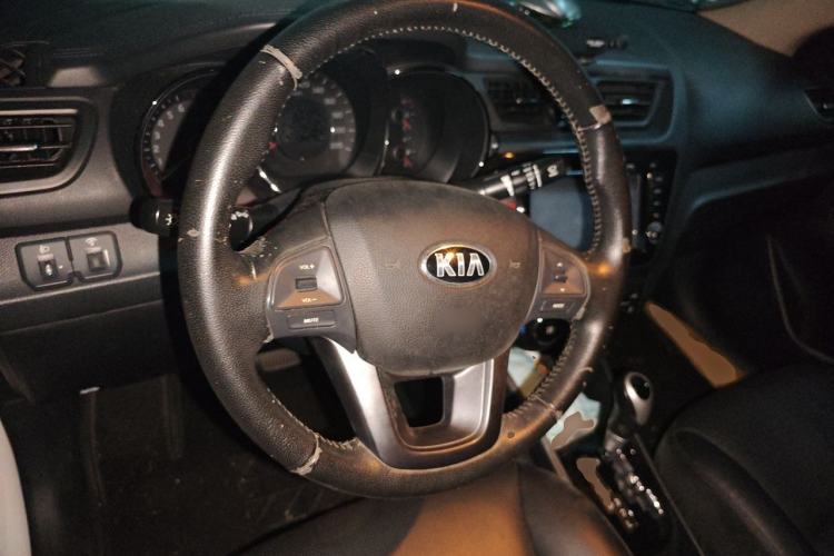 Used Kia K2 2012 Sedan 1.6L AT Premium ECO Steering Wheel