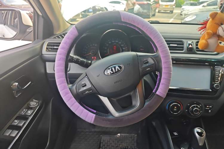 Used Kia K2 2012 Hatchback 1.6L AT Premium Commemorative Edition Steering Wheel