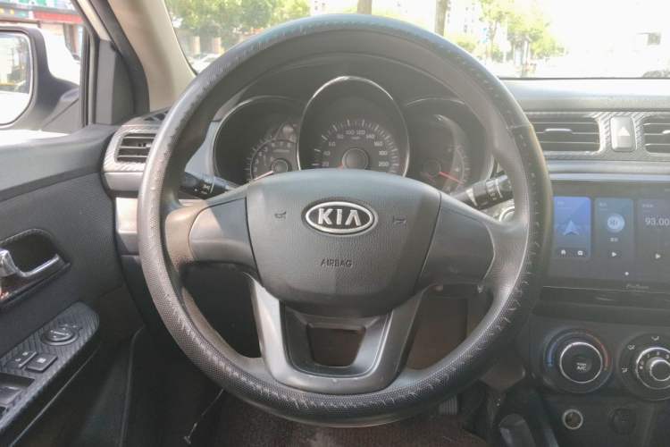 Used Kia K2 2012 Sedan 1.4L MT GLS Commemorative Edition Steering Wheel