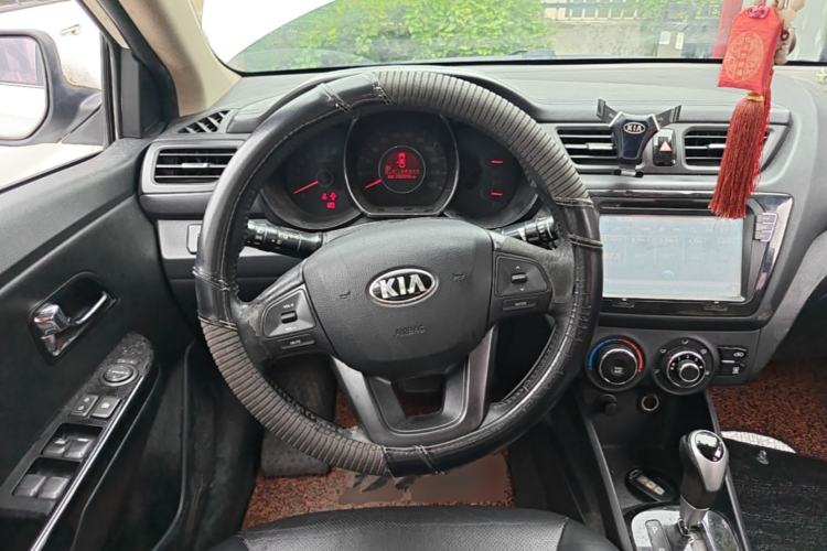 Used Kia K2 2012 Sedan 1.6L Automatic Transmission Premium Commemorative Edition Steering Wheel