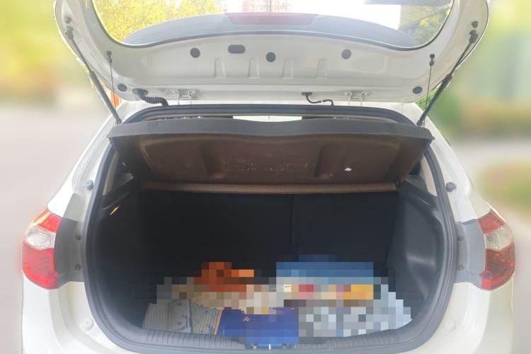 Used Kia K2 2012 Hatchback 1.6L AT Premium Trunk