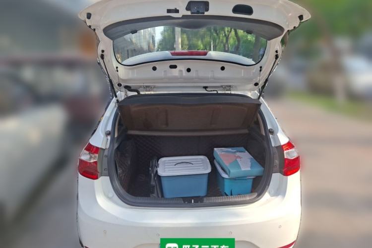 Used Kia K2 2012 Hatchback 1.4L MT Cool Edition Commemorative Model Trunk