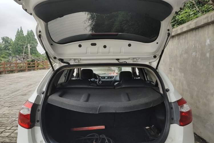 Used Kia K2 2012 Hatchback 1.4L Automatic Cool Edition Trunk