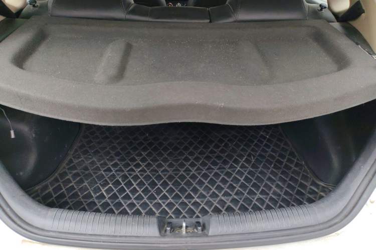 Used Kia K2 2012 Hatchback 1.4L Automatic Cool Edition Trunk