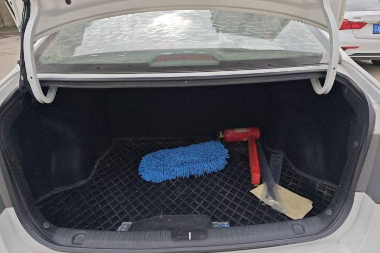 Used Kia K2 2012 Sedan 1.4L MT GLS Commemorative Edition Trunk
