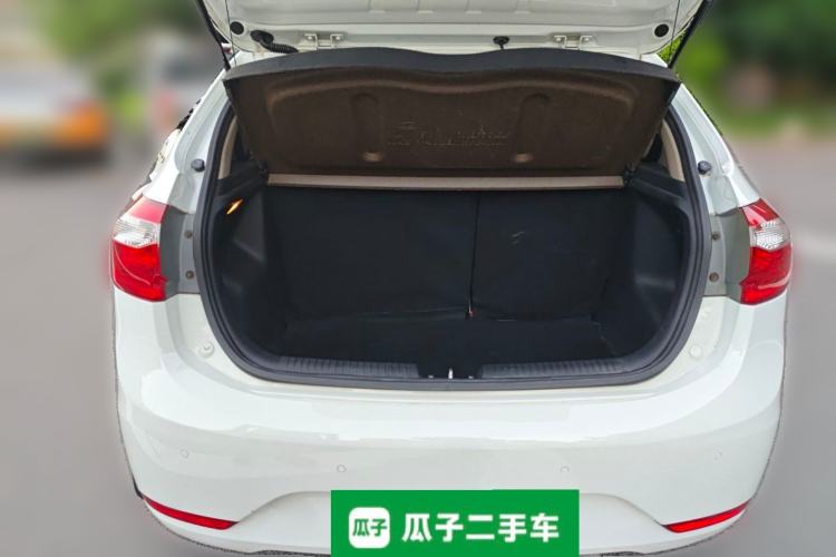 Used Kia K2 2012 Hatchback 1.6L AT Premium Commemorative Edition Trunk