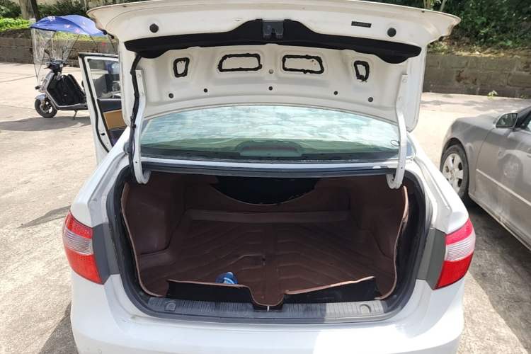 Used Kia K2 2012 Sedan 1.4L MT GLS Commemorative Edition Trunk