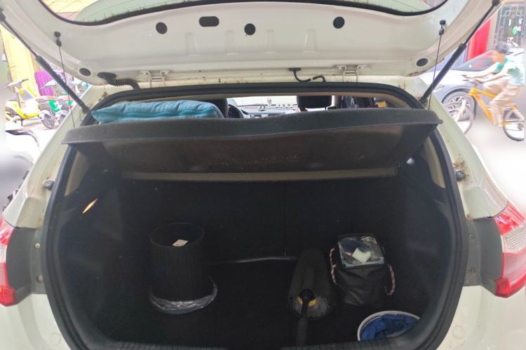Used Kia K2 2012 Hatchback 1.4L Automatic Cool Edition Trunk