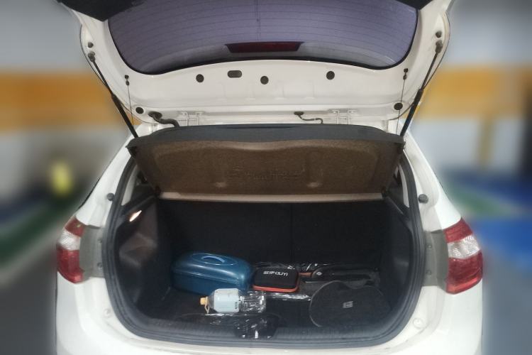 Used Kia K2 2012 Hatchback 1.4L Automatic Cool Edition Trunk