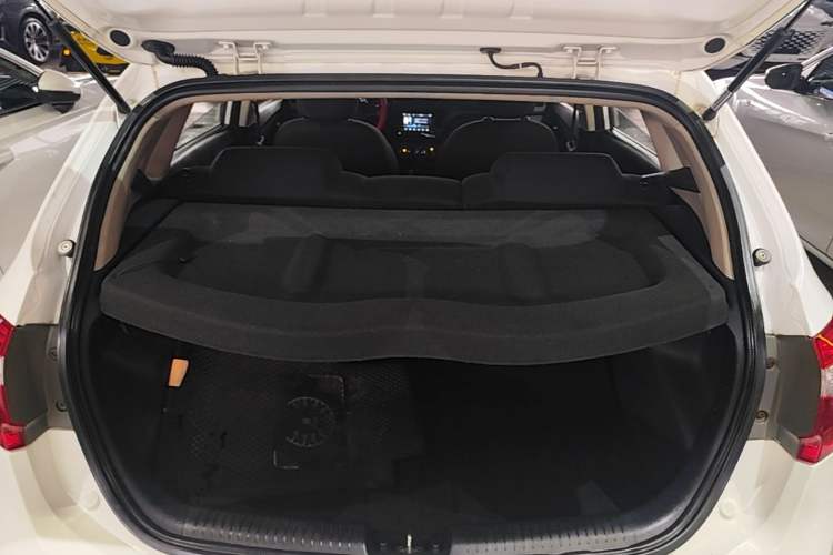 Used Kia K2 2012 Hatchback 1.4L AT GLS Commemorative Edition Trunk