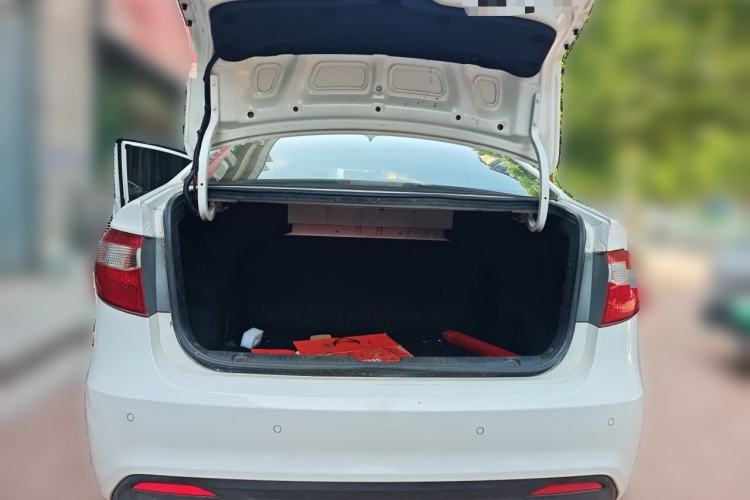 Used Kia K2 2012 Sedan 1.4L MT TOP Commemorative Edition Trunk