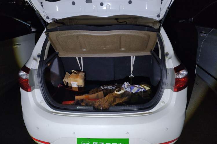 Used Kia K2 2012 Hatchback 1.4L Automatic Cool Edition Trunk