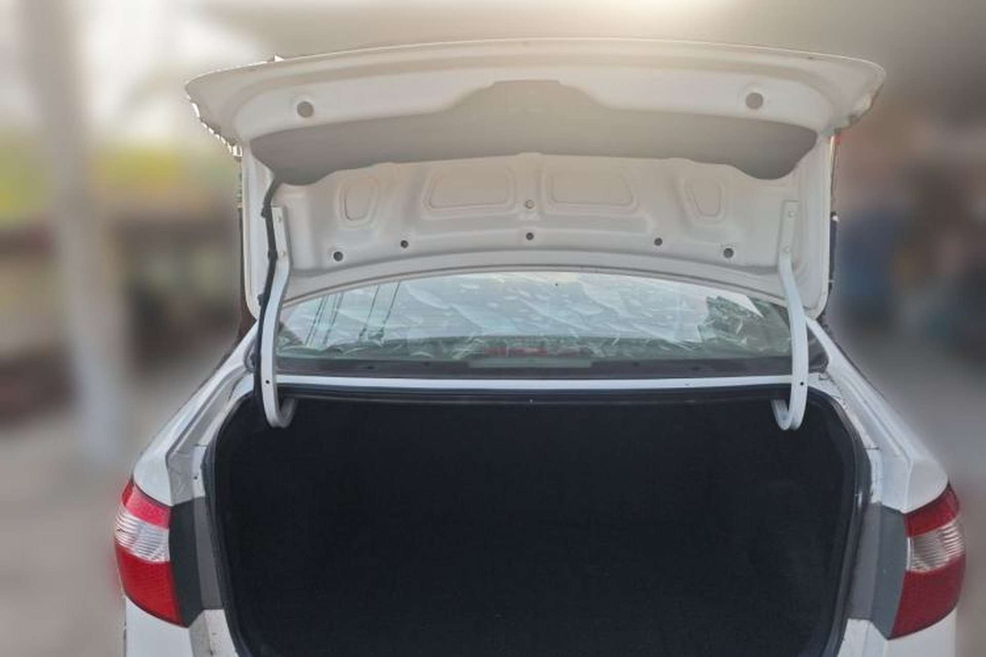 Used Kia K2 2012 Sedan 1.4L MT TOP Commemorative Edition Trunk