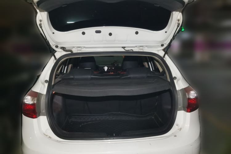 Used Kia K2 2012 Hatchback 1.6L AT Premium Commemorative Edition Trunk