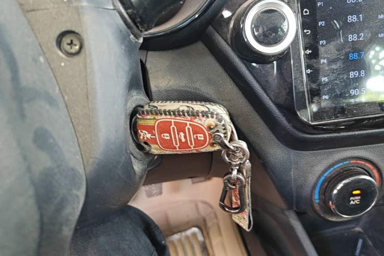 Used Kia K2 2012 Sedan 1.4L MT GLS Commemorative Edition Vehicle Key