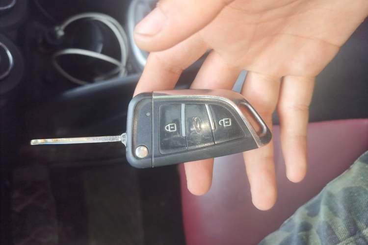 Used Kia K2 2012 Sedan 1.4L MT GLS Commemorative Edition Vehicle Key