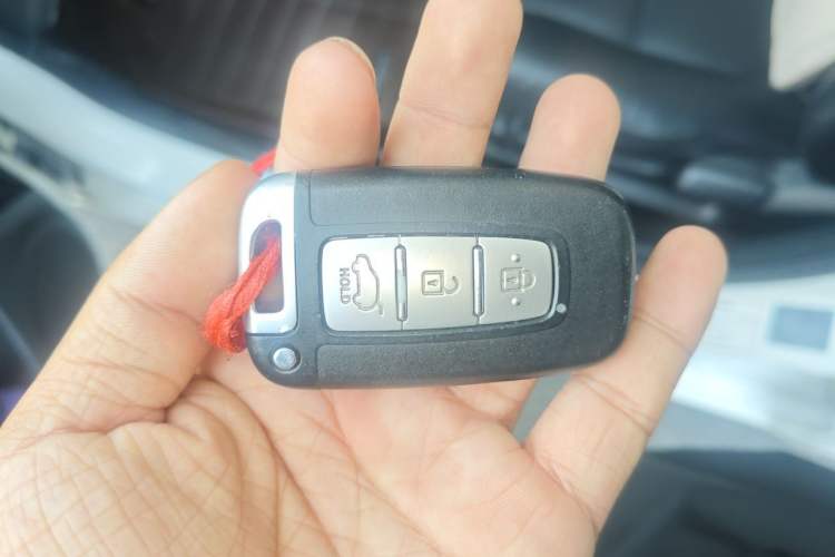 Used Kia K2 2012 Hatchback 1.6L AT Premium Vehicle Key