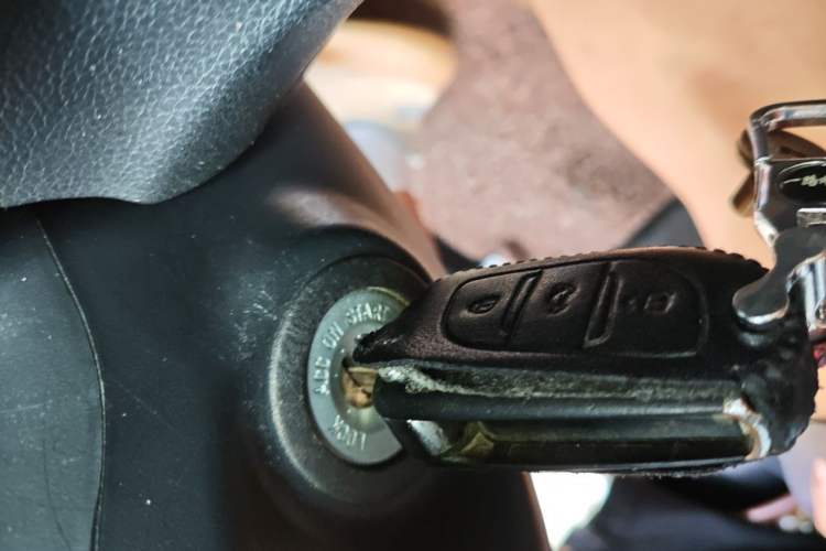 Used Kia K2 2012 Sedan 1.4L MT TOP Commemorative Edition Vehicle Key