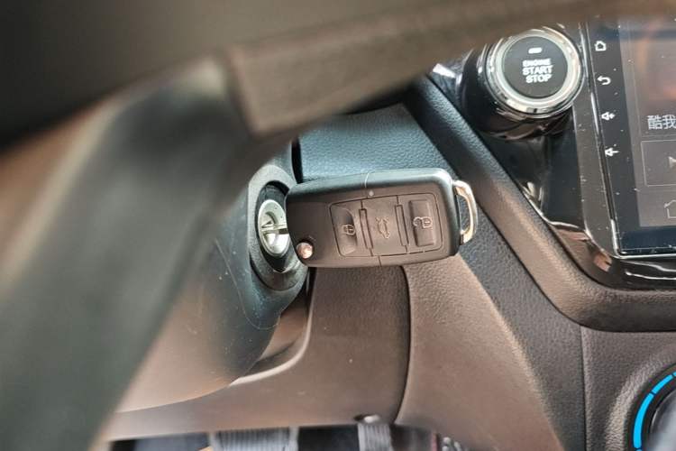 Used Kia K2 2012 Sedan 1.4L Automatic GLS Commemorative Edition Vehicle Key