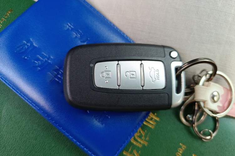 Used Kia K2 2012 Sedan 1.6L Automatic Transmission Premium Commemorative Edition Vehicle Key