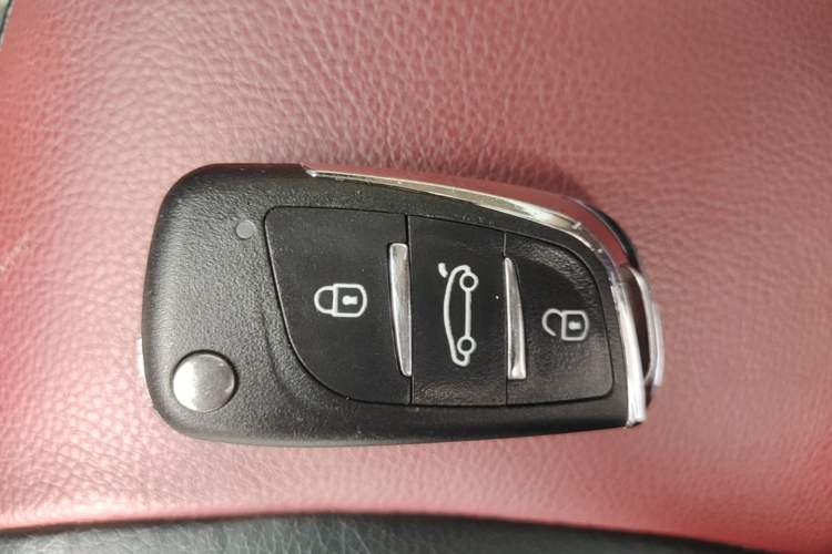 Used Kia K2 2012 Hatchback 1.4L Automatic Cool Edition Vehicle Key