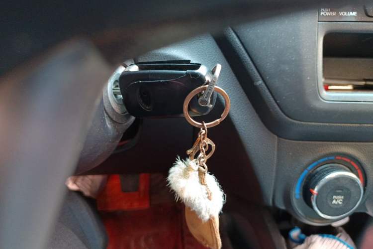Used Kia K2 2012 Sedan 1.4L MT GLS Commemorative Edition Vehicle Key