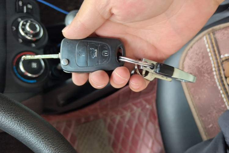 Used Kia K2 2012 Sedan 1.4L Automatic GLS Commemorative Edition Vehicle Key
