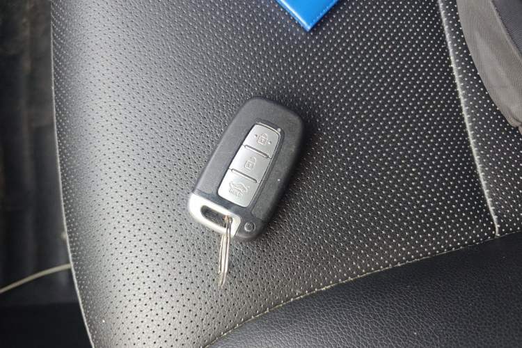 Used Kia K2 2012 Sedan 1.6L Automatic Transmission Premium Commemorative Edition Vehicle Key