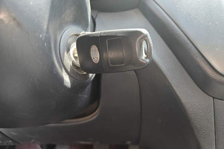 Used Kia K2 2012 Sedan 1.4L MT GLS Commemorative Edition Vehicle Key