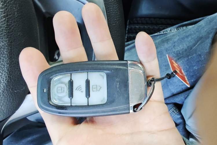 Used Kia K2 2012 Sedan 1.4L Automatic GLS Commemorative Edition Vehicle Key