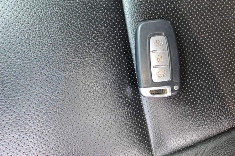 Used Kia K2 2012 Sedan 1.6L Automatic Transmission Premium Commemorative Edition Vehicle Key