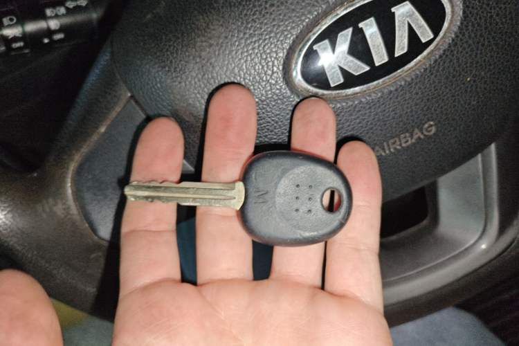 Used Kia K2 2012 Sedan 1.4L MT GLS Commemorative Edition Vehicle Key