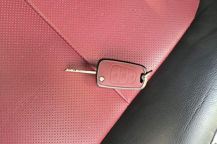 Used Kia K2 2012 Hatchback 1.4L MT Cool Edition Commemorative Model Vehicle Key