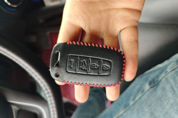 Used Kia K2 2012 Hatchback 1.6L AT Premium Commemorative Edition Vehicle Key