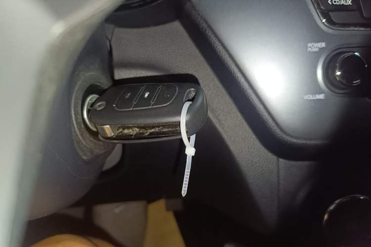 Used Kia K2 2012 Sedan 1.4L MT TOP Commemorative Edition Vehicle Key