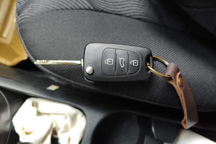 Used Kia K2 2012 Sedan 1.4L MT GLS Commemorative Edition Vehicle Key