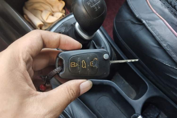 Used Kia K2 2012 Sedan 1.4L MT TOP Commemorative Edition Vehicle Key