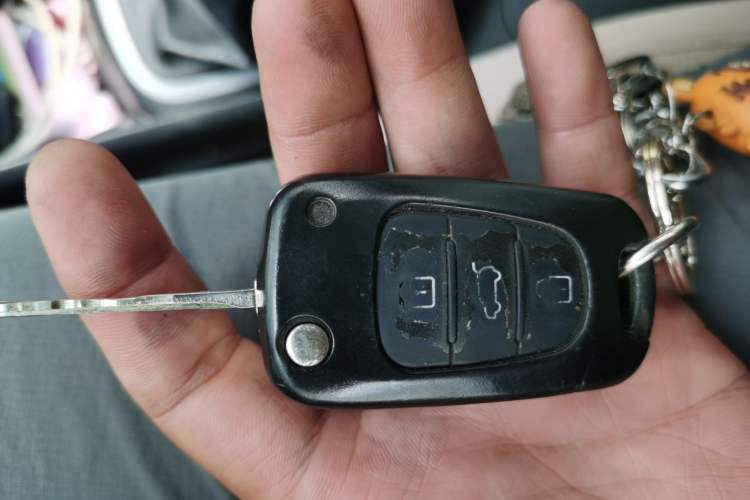 Used Kia K2 2012 Sedan 1.4L MT GLS Commemorative Edition Vehicle Key