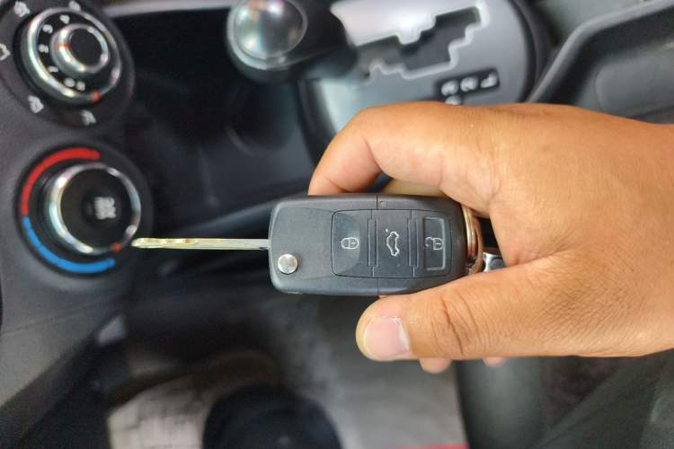 Used Kia K2 2012 Sedan 1.4L Automatic GLS Commemorative Edition Vehicle Key