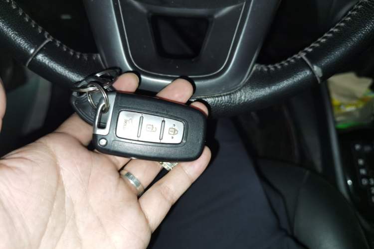 Used Kia K2 2012 Sedan 1.6L Automatic Transmission Premium Commemorative Edition Vehicle Key