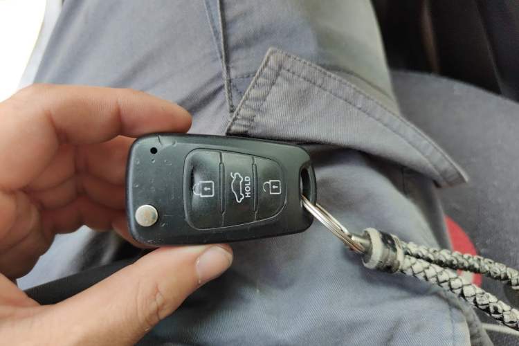 Used Kia K2 2012 Sedan 1.4L MT GLS Commemorative Edition Vehicle Key