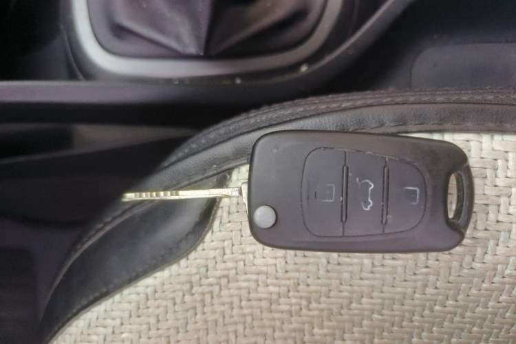 Used Kia K2 2012 Sedan 1.4L MT GLS Commemorative Edition Vehicle Key